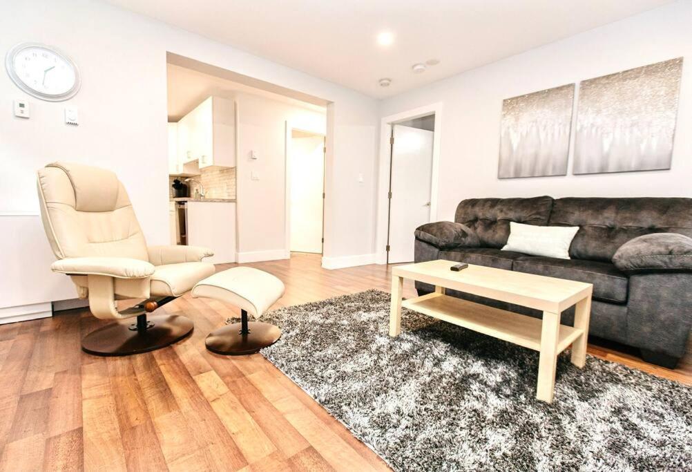 Esquimalt Lagoon Life Apartment Victoria Exterior photo