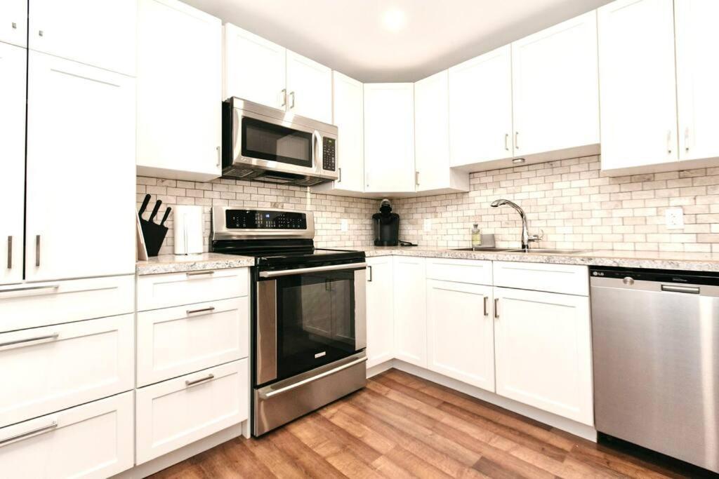 Esquimalt Lagoon Life Apartment Victoria Exterior photo