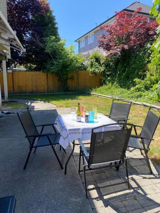 Esquimalt Lagoon Life Apartment Victoria Exterior photo