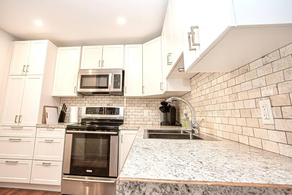 Esquimalt Lagoon Life Apartment Victoria Exterior photo