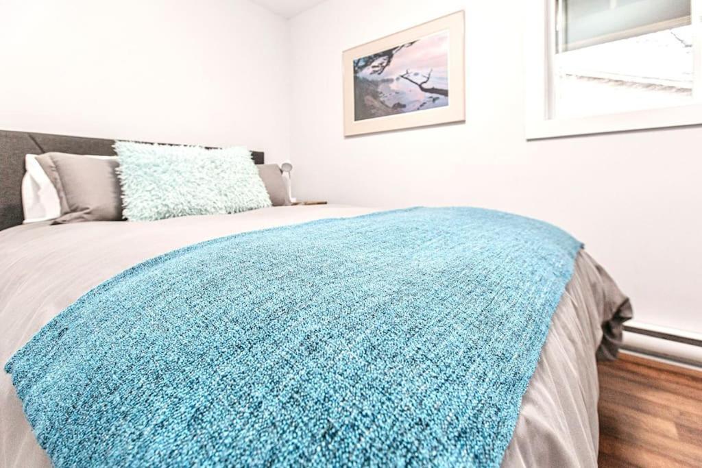 Esquimalt Lagoon Life Apartment Victoria Exterior photo