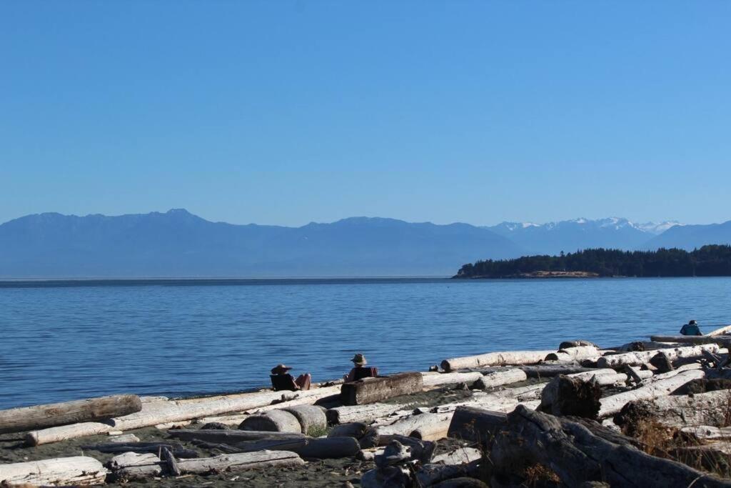 Esquimalt Lagoon Life Apartment Victoria Exterior photo